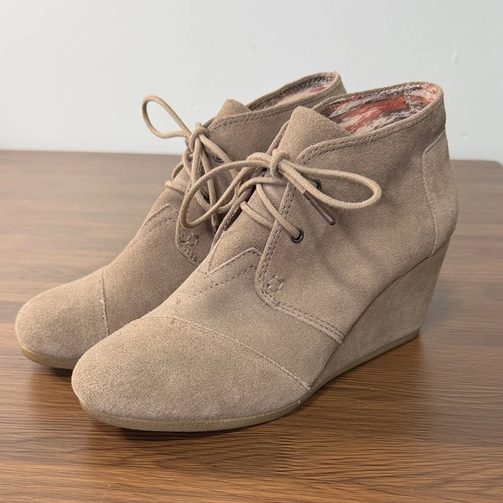 Toms Suede Women's Taupe Wedge Booties Sz 9